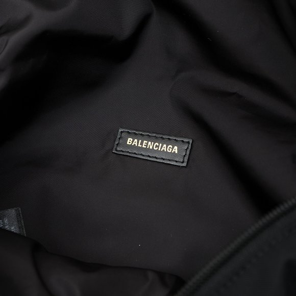 BALENCIAGA Black Fanny Pack - Picture 6 of 6